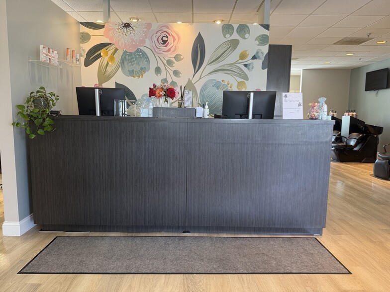 1019 Osgood St, North Andover, MA for sale - Building Photo - Image 3 of 9