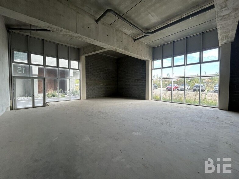 18 Rue Des Queyries, Bordeaux for sale - Interior Photo - Image 3 of 7