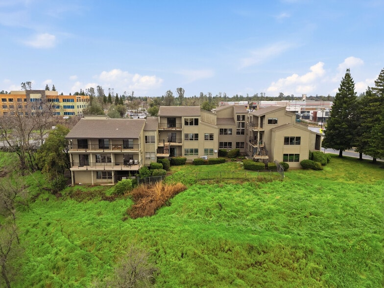 5000 Bechelli Ln, Redding, CA à vendre - Photo du bâtiment - Image 3 de 21