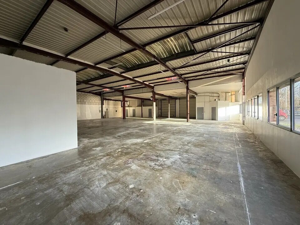 Flex in Le Blanc-Mesnil for lease Interior Photo- Image 1 of 11