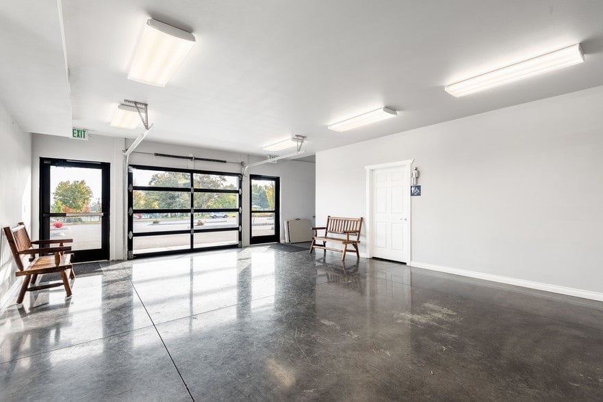 4771 W Van Giesen St, West Richland, WA for sale - Interior Photo - Image 3 of 22