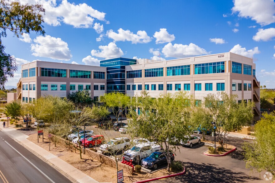 9250 N 3rd St, Phoenix, AZ à louer - Photo du bâtiment - Image 1 de 3
