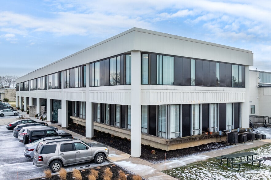 431 Railroad Ave, Camp Hill, PA for lease - Building Photo - Image 2 of 5