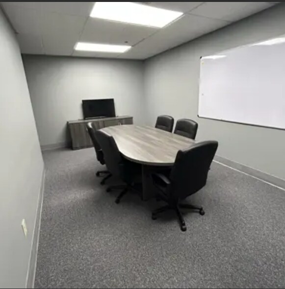 7 Sperti Dr, Edgewood, KY for lease Interior Photo- Image 1 of 5