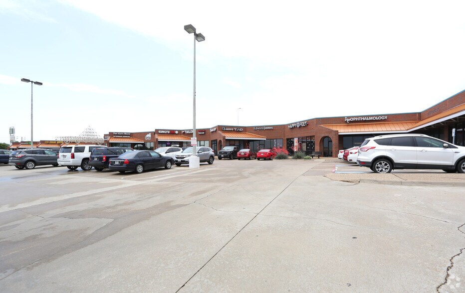 4922-4274 Overton Ridge Blvd, Fort Worth, TX for lease - Building Photo - Image 3 of 6