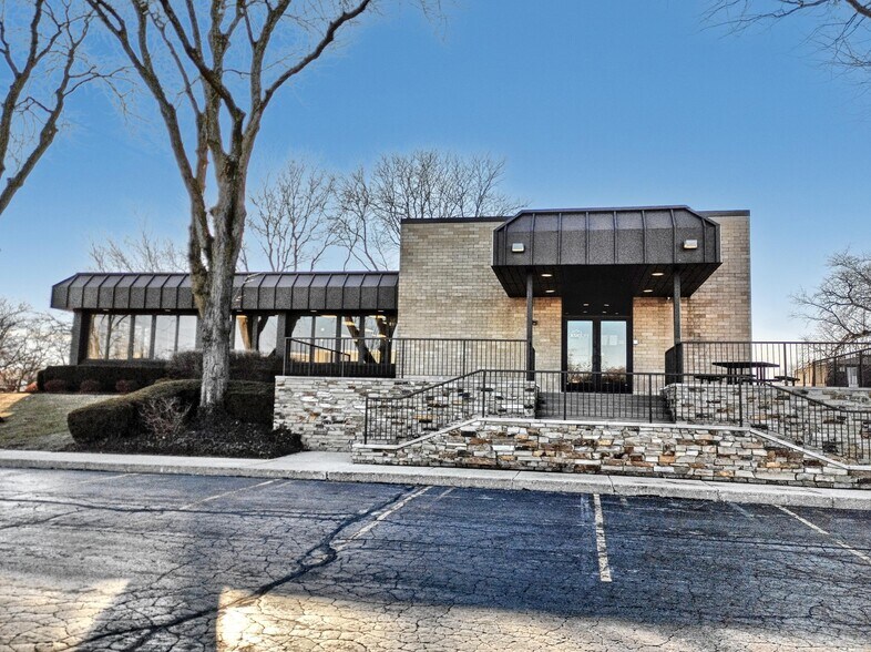2439 Glenwood Ave, Joliet, IL à vendre - Photo du bâtiment - Image 2 de 12