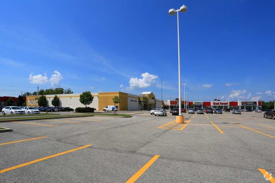42 Caplan Ave, Barrie, ON for lease - Building Photo - Image 2 of 4
