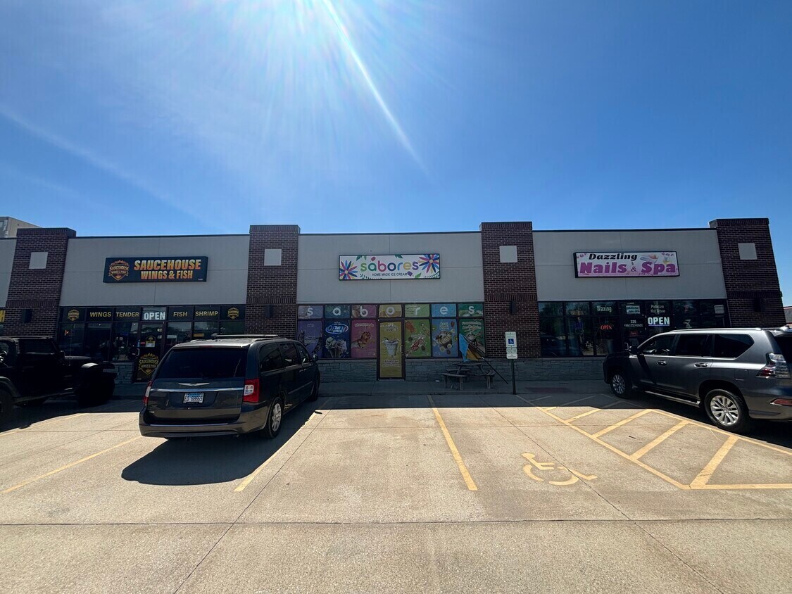 323 N Main St, Chatham, IL for lease Primary Photo- Image 1 of 9
