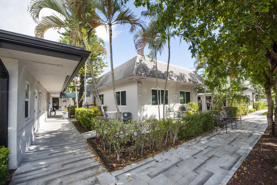 1835 Wilson St, Hollywood, FL for sale - Building Photo - Image 1 of 17