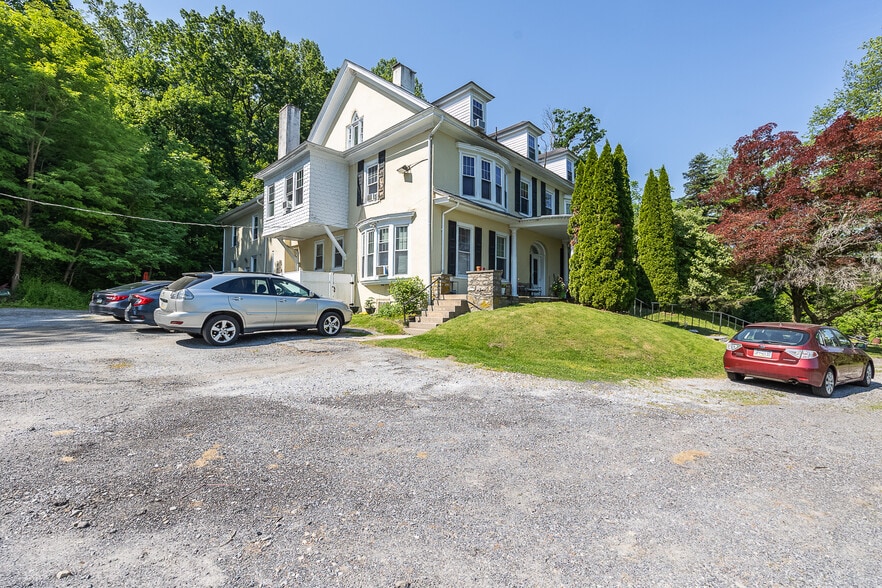 Chester County, PA Multifamily Portfolio portfolio of 7 properties for sale on LoopNet.ca - Building Photo - Image 3 of 128