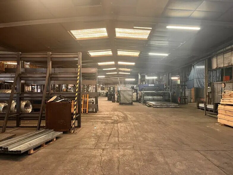Industrial in Brignoles for lease - Interior Photo - Image 3 of 6