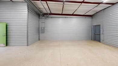 8114 City Base Landing, San Antonio, TX for lease Interior Photo- Image 2 of 7