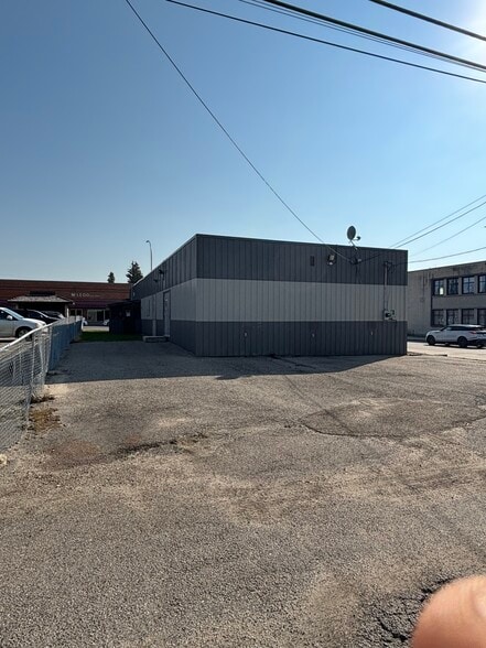 502 50 St, Edson, AB à vendre - Photo du bâtiment - Image 3 de 9