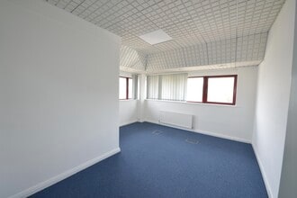31 The Metro Centre, Watford for lease Interior Photo- Image 2 of 7