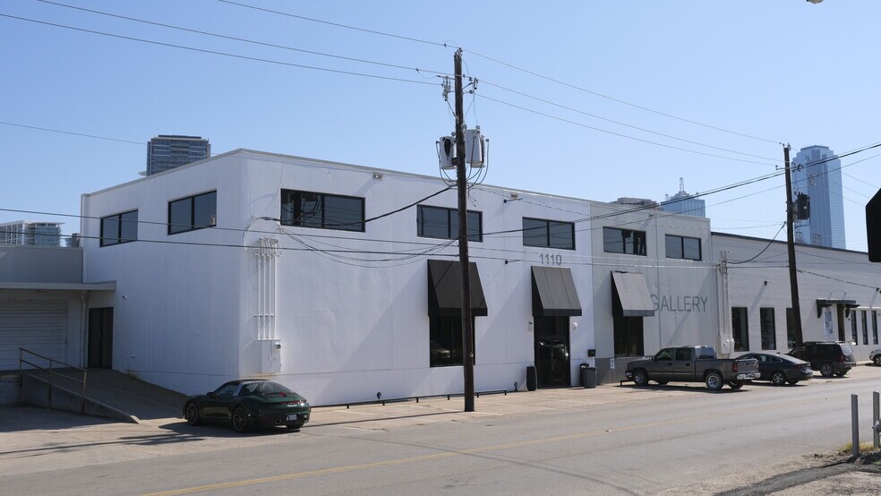 1110 Dragon St, Dallas, TX à louer - Photo du bâtiment - Image 1 de 7