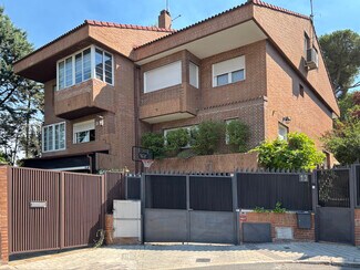 Plus de détails pour Calle Cuatro Pinos, 33, Pozuelo de Alarcón - Bureau à louer