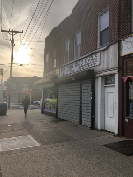 22203 Jamaica Ave, Queens Village, NY à vendre - Photo du bâtiment - Image 2 de 2