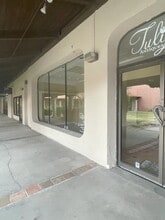 5411 N Mesa St, El Paso, TX for lease Interior Photo- Image 2 of 20