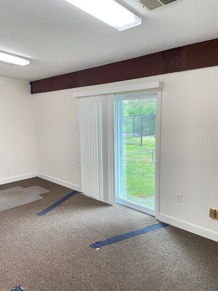 93 West St, Medfield, MA à louer - Photo du bâtiment - Image 3 de 21