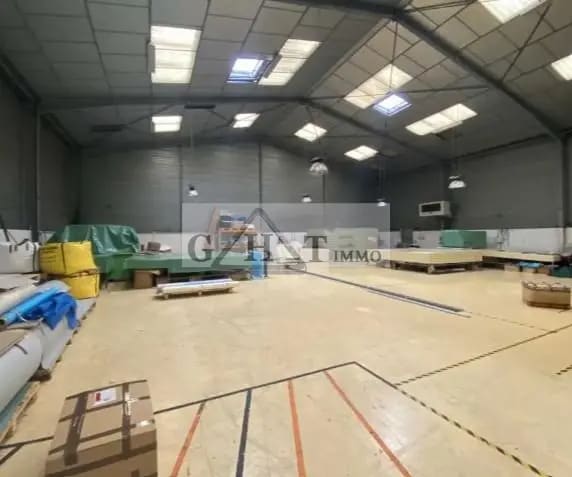 Industrial in Fontenay-sous-Bois for sale - Interior Photo - Image 1 of 3