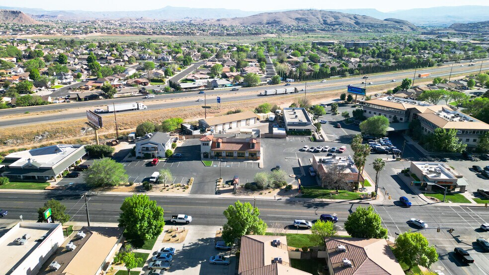 720 E 700 S, St George, UT à louer - Photo du bâtiment - Image 2 de 15