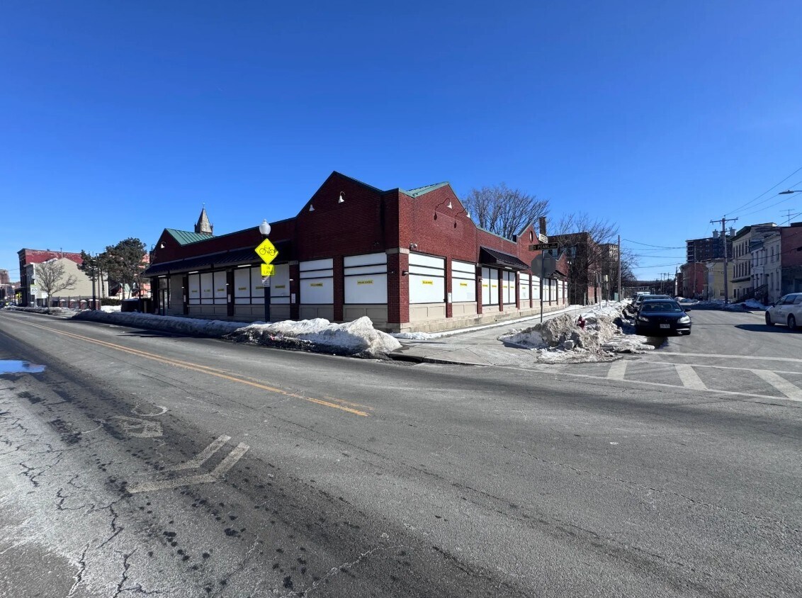 310 S Pearl St, Albany, NY à louer Photo du bâtiment- Image 1 de 11
