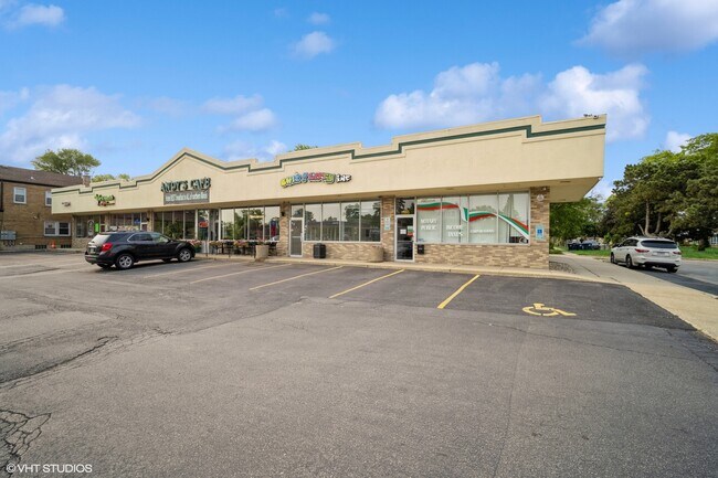More details for 1511 E Oakton St, Des Plaines, IL - Retail for Lease