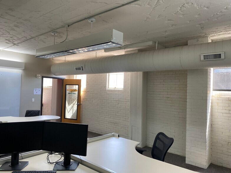 319 N Main Ave, Springfield, MO à louer - Photo du bâtiment - Image 3 de 10