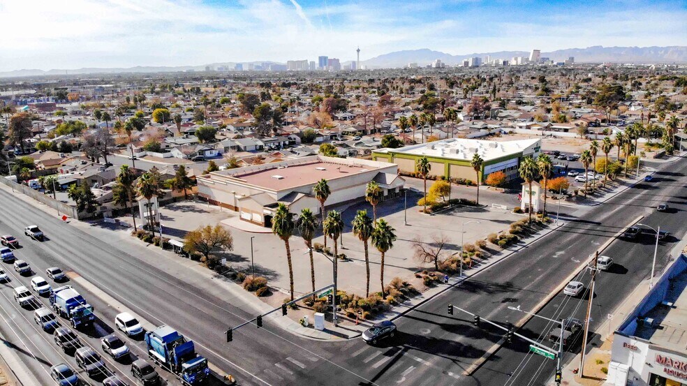 3485 E Owens Ave, North Las Vegas, NV à louer - Photo du bâtiment - Image 3 de 10