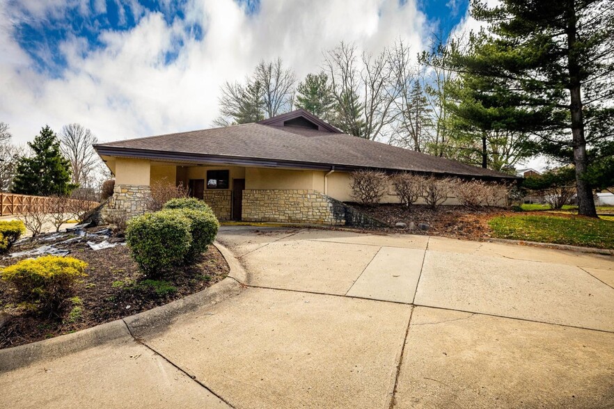 5629 Bridgetown Rd, Cincinnati, OH for sale - Building Photo - Image 1 of 1