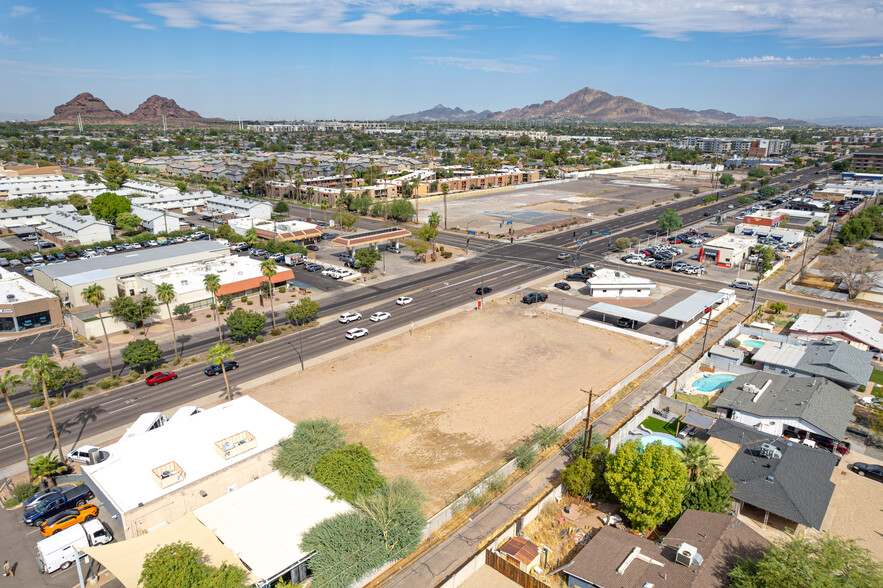 925 N Scottsdale Rd, Scottsdale, AZ à vendre - Photo du bâtiment - Image 2 de 5