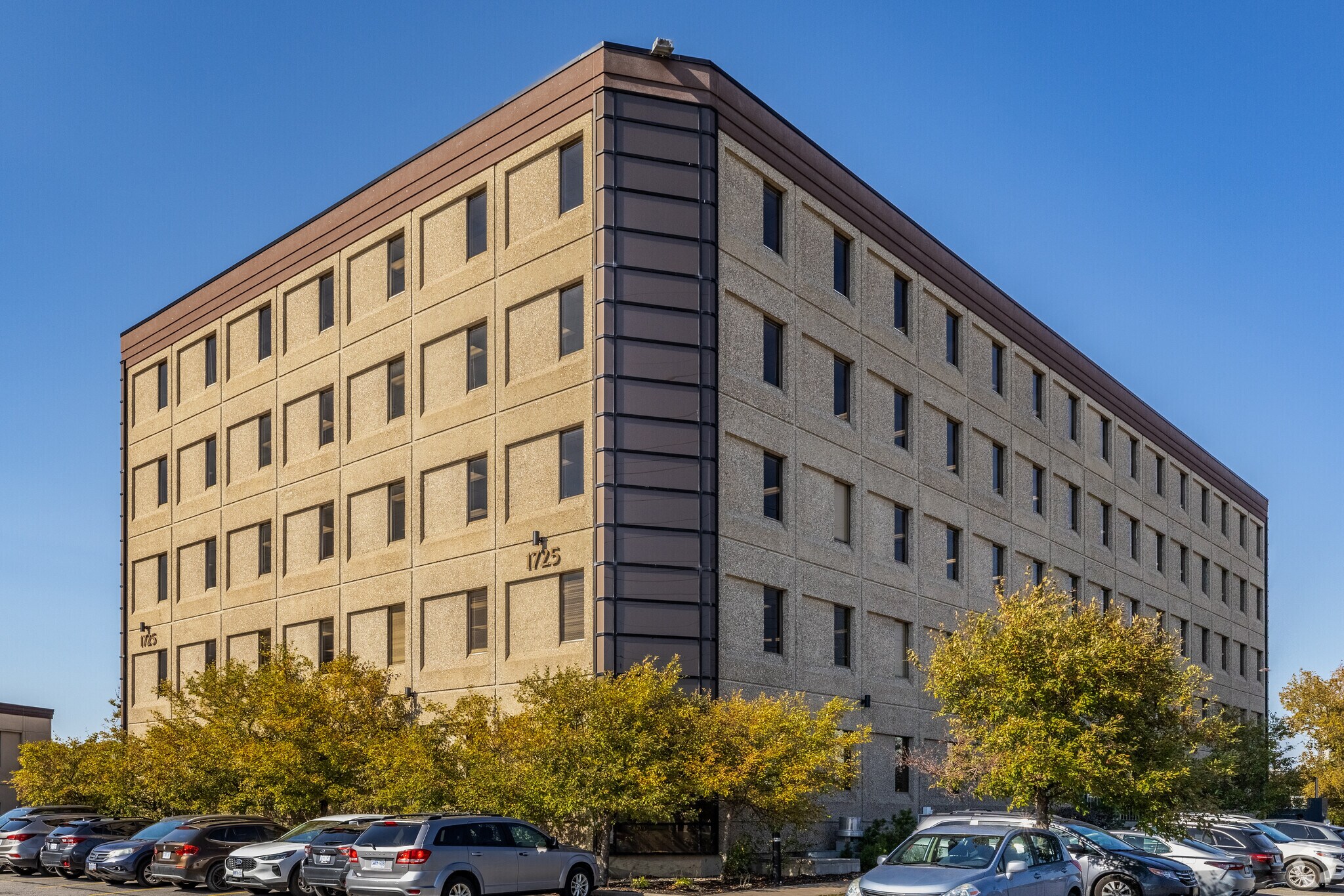 1725 Woodward Dr, Ottawa, ON à vendre Photo principale- Image 1 de 1