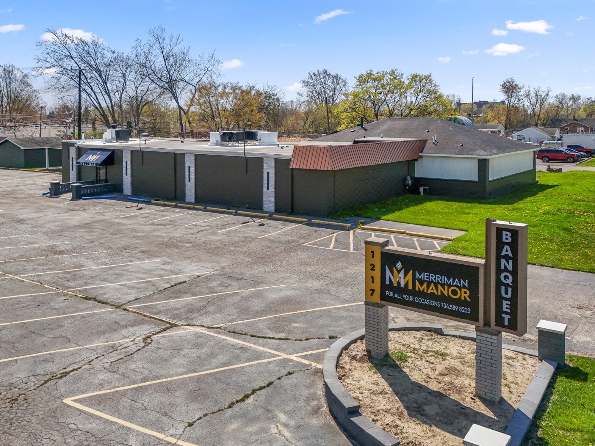 1217 S Merriman Rd, Westland, MI à vendre Photo principale- Image 1 de 63