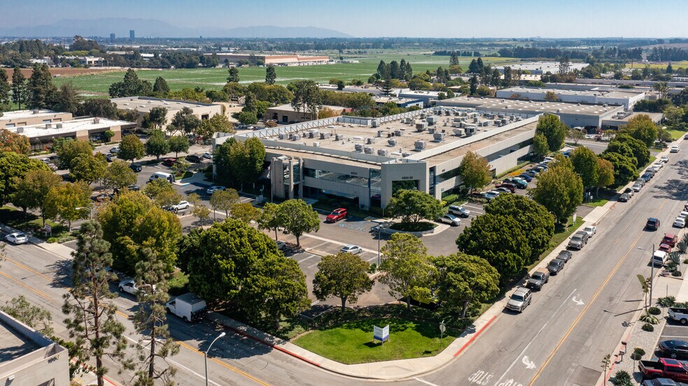 4820-4822 McGrath St, Ventura, CA à louer - Photo du bâtiment - Image 2 de 18