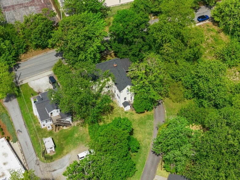 526 Fleming St, Hendersonville, NC for sale - Building Photo - Image 3 of 7
