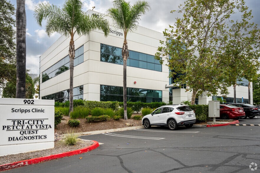 902 Sycamore Ave, Vista, CA à louer - Photo du bâtiment - Image 2 de 25