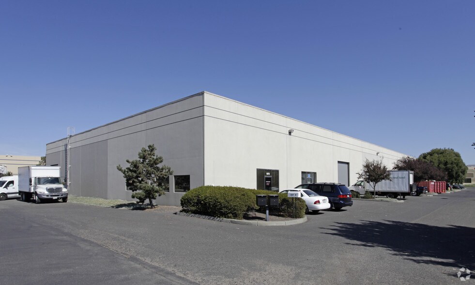 607 Airpark Rd, Napa, CA for lease - Primary Photo - Image 1 of 6