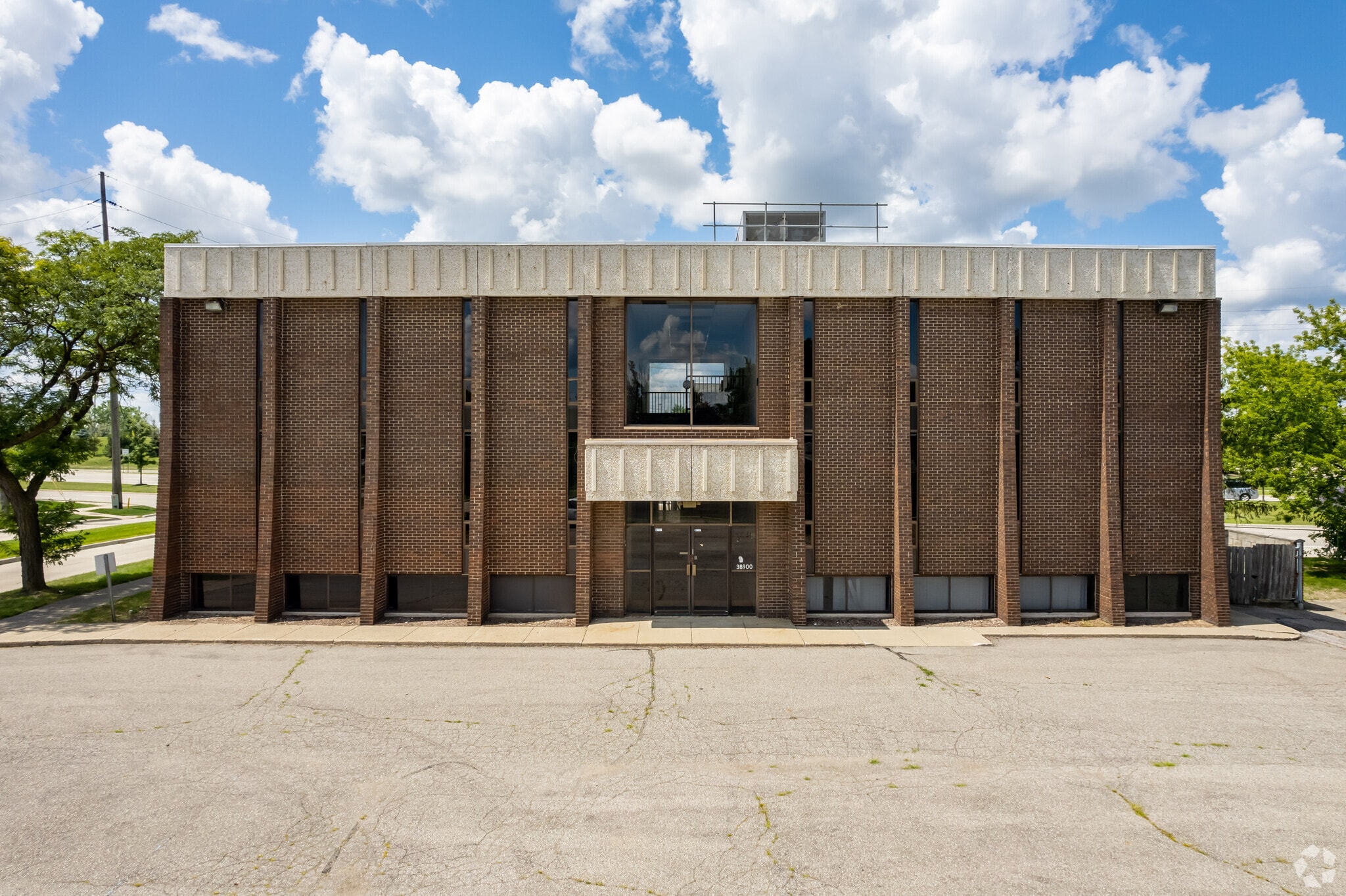 38900 Van Dyke Ave, Sterling Heights, MI for sale Building Photo- Image 1 of 8