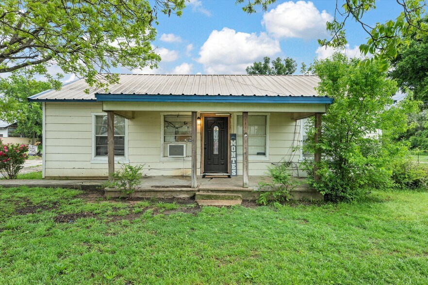 1020 E Jefferson Ave, Whitney, TX à vendre - Photo du bâtiment - Image 3 de 20