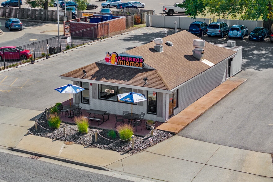 2115 W Main St, St Charles, IL for lease - Building Photo - Image 2 of 12