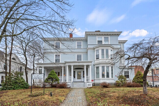 Plus de détails pour 74 Wendell Ave, Pittsfield, MA - Services hôteliers à vendre