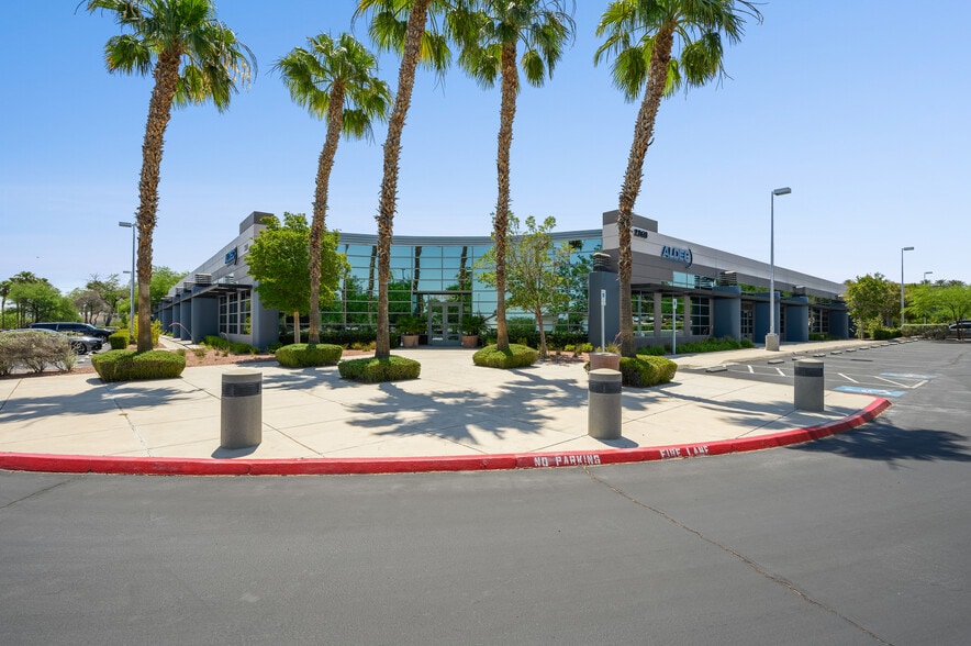 2230-2240 Corporate Cir, Henderson, NV for lease - Building Photo - Image 3 of 15