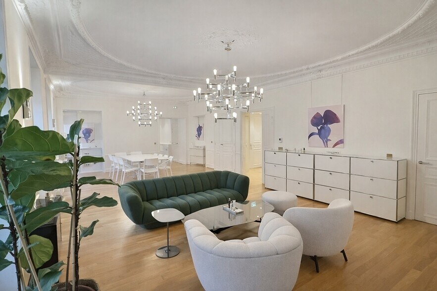 Office in Paris for lease - Interior Photo - Image 2 of 10