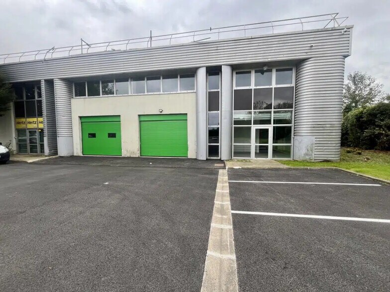Industriel dans Tremblay-en-France à louer - Photo du bâtiment - Image 3 de 31
