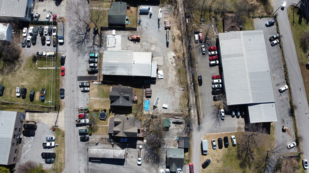 Dunn/Gladstone Portfolio portfolio of 5 properties for sale on LoopNet.ca - Building Photo - Image 2 of 6