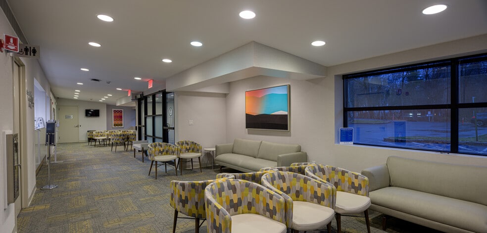 259 Heathcote Rd, Scarsdale, NY for sale - Interior Photo - Image 3 of 6