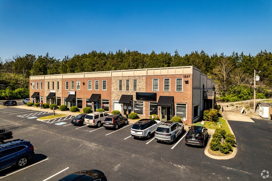 1227 Lakeview Dr, Franklin, TN for lease - Building Photo - Image 1 of 22