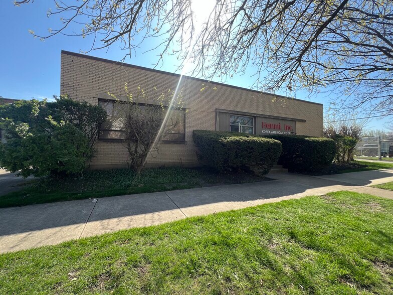 5447 N Wolcott Ave, Chicago, IL à louer - Photo du bâtiment - Image 3 de 6