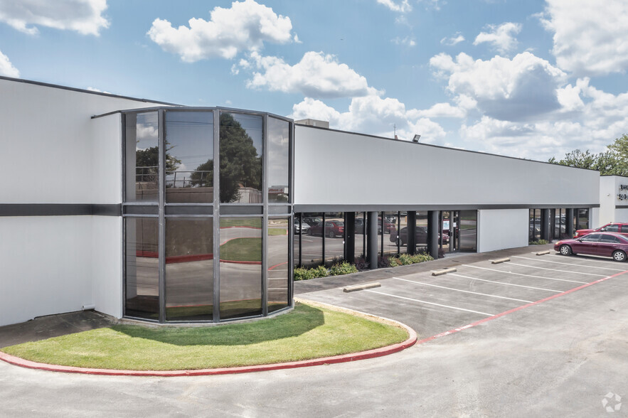 1002 N Central Expy, Richardson, TX for lease - Building Photo - Image 2 of 7