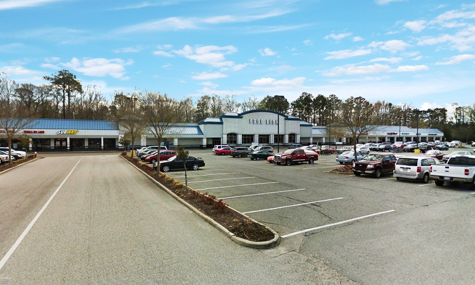 300-330 Oyster Point Rd, Newport News, VA for lease - Building Photo - Image 2 of 11